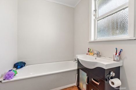 Photo of property in 15 Maher Street, Elderslea, Upper Hutt, 5018