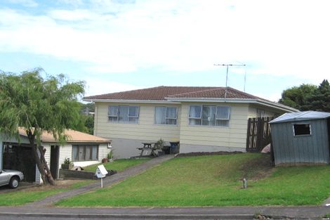 Photo of property in 26 Cedar Heights Avenue, Massey, Auckland, 0614