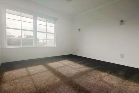 Photo of property in 33b Gill Avenue, Te Atatu Peninsula, Auckland, 0610