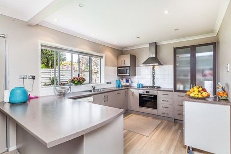 Photo of property in 56 Galvan Avenue, Sunnyhills, Auckland, 2010