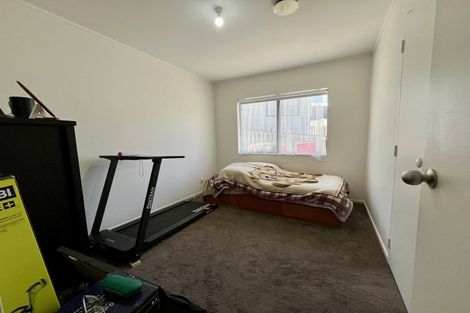 Photo of property in 1/95 Hobsonville Road, West Harbour, Auckland, 0618