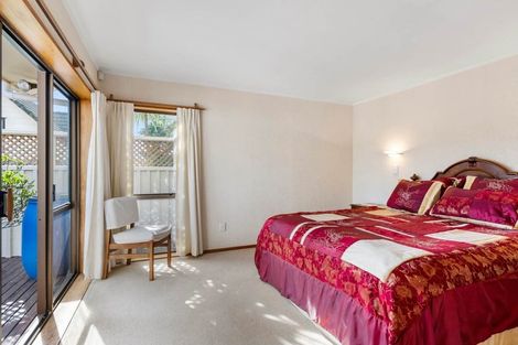 Photo of property in 16 Hayes Place, Half Moon Bay, Auckland, 2012
