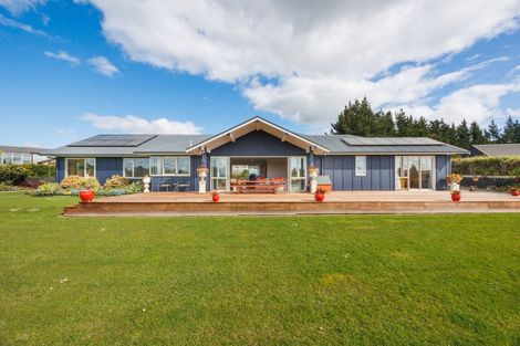 Photo of property in 37 Branksome Place, Aokautere, Palmerston North, 4471