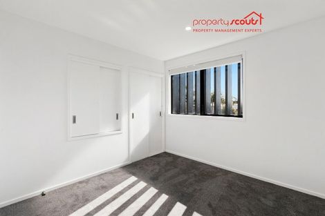 Photo of property in 1/80 Awaroa Road, Sunnyvale, Auckland, 0612