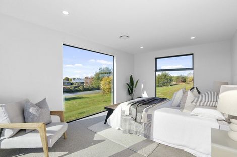 Photo of property in 14 Village Green Drive, Huntingdon, 7774