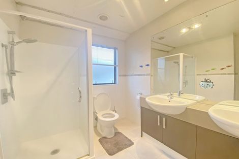 Photo of property in 60 Baverstock Road, Flat Bush, Auckland, 2016