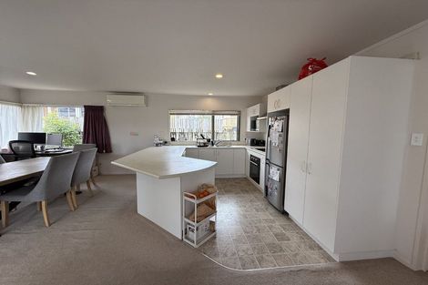 Photo of property in 1a Picasso Drive, West Harbour, Auckland, 0618