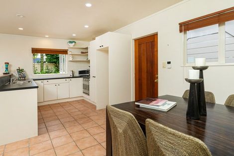 Photo of property in 2/2 Evan Street, Belmont, Auckland, 0622