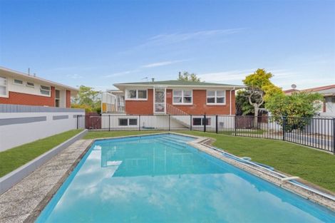 Photo of property in 17 Garden Heights Avenue, Glenview, Hamilton, 3206