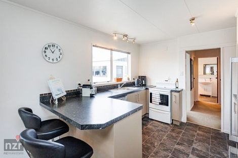 Photo of property in 22 Lyndale Place, Kelvin Grove, Palmerston North, 4414