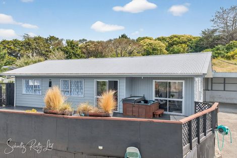 Photo of property in 27 Hurndall Street East, Maungaturoto, 0520