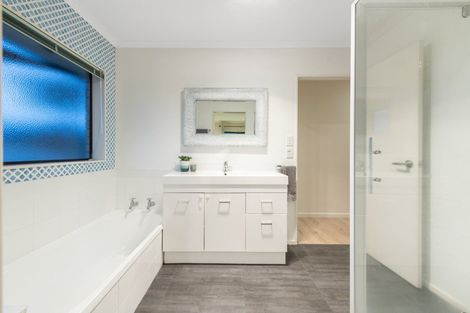 Photo of property in 14 Solander Drive, Welcome Bay, Tauranga, 3112