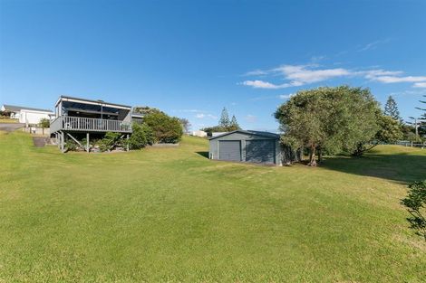 Photo of property in 607 Pukehina Parade, Pukehina, Te Puke, 3189