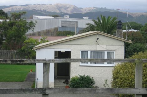 Photo of property in 29 Bluegum Road, Paraparaumu Beach, Paraparaumu, 5032