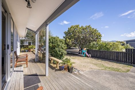 Photo of property in 15 Linwood Drive, Paraparaumu, 5032
