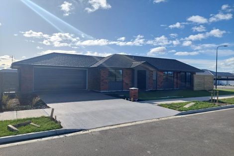 Photo of property in 15 Woodford Avenue, Woodend, 7610