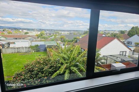 Photo of property in 12 Kevale Place, Manurewa, Auckland, 2102