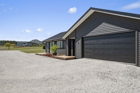 Photo of property in 12 Lancewood Way, Kinloch, Taupo, 3377