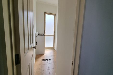 Photo of property in 78a Sunset Road, Unsworth Heights, Auckland, 0632