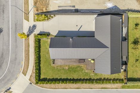Photo of property in 19 Pounamu Avenue, Albert Town, Wanaka, 9305