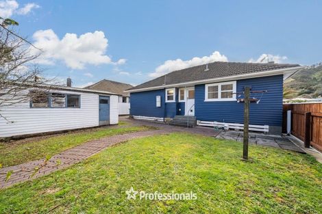 Photo of property in 98 Wood Street, Wainuiomata, Lower Hutt, 5014
