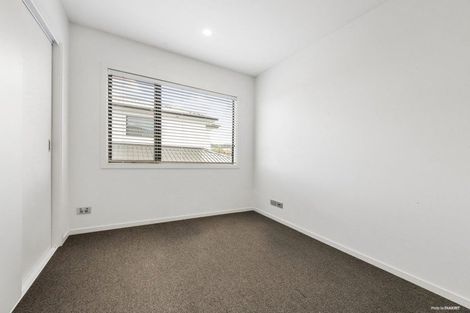 Photo of property in 42 Accolage Boulevard, Kumeu, 0810
