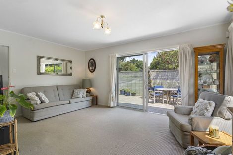 Photo of property in 71 Hartley Terrace, Massey, Auckland, 0614