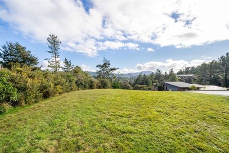 Photo of property in 28 Mount Marua Way, Timberlea, Upper Hutt, 5018