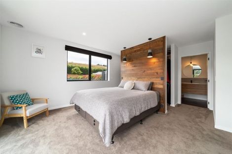 Photo of property in 8 Mulbury Way, Lower Shotover, Queenstown, 9304