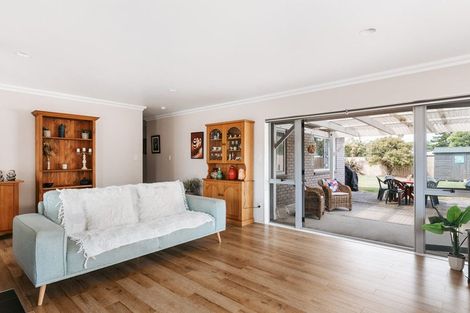 Photo of property in 10 Webb Place, Papamoa Beach, Papamoa, 3118