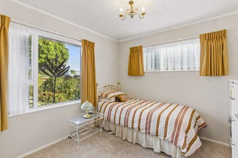 Photo of property in 2 Gabriel Street, Raumati Beach, Paraparaumu, 5032