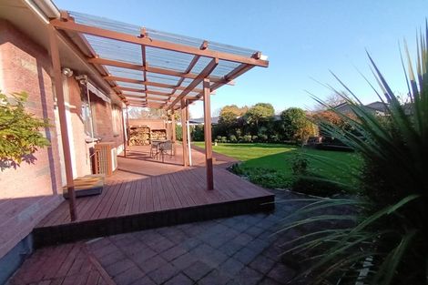 Photo of property in 1 Hughan Place, Carterton, 5713