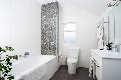 Photo of property in 73 Hataitai Road, Hataitai, Wellington, 6021