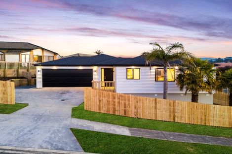Photo of property in 18 Hercules Drive, Henderson, Auckland, 0612