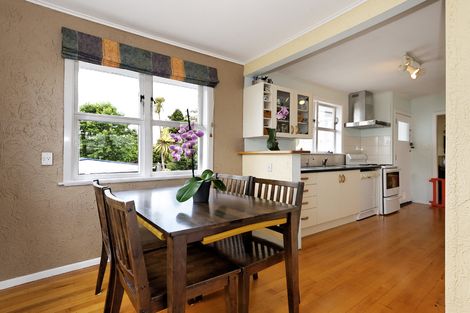 Photo of property in 22 Sarona Avenue, Glen Eden, Auckland, 0602