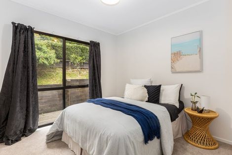 Photo of property in 5 Furneaux Grove, Whitby, Porirua, 5024