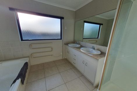 Photo of property in 14 Shankill Place, East Tamaki, Auckland, 2013