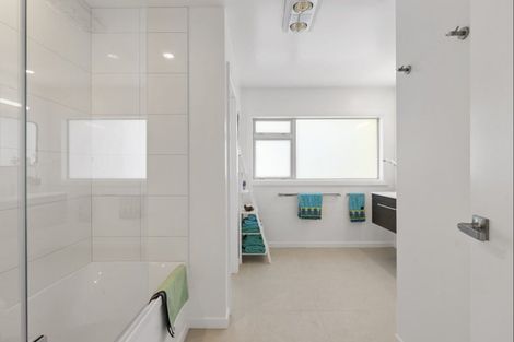 Photo of property in 85 Karewa Parade, Papamoa Beach, Papamoa, 3118