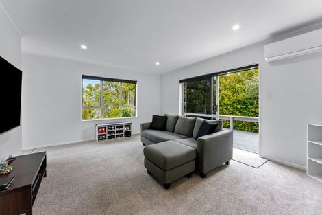 Photo of property in 1/14 Sunward Rise, Glenfield, Auckland, 0629