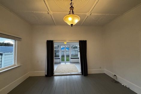 Photo of property in 8 Bell Street, Welbourn, New Plymouth, 4310