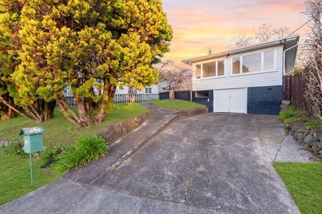Photo of property in 22 Mcclintock Road, Massey, Auckland, 0614