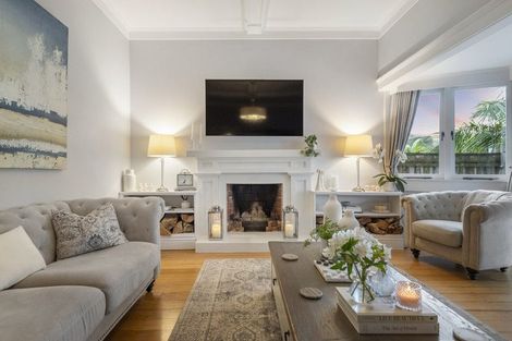 Photo of property in 41 Lake Road, Devonport, Auckland, 0624