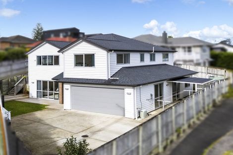Photo of property in 25 View Road, Henderson, Auckland, 0612