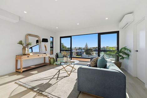 Photo of property in 8a Stanley Avenue, Milford, Auckland, 0620