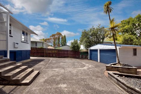 Photo of property in 22 Sarona Avenue, Glen Eden, Auckland, 0602