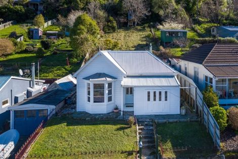 Photo of property in 27 Voelas Road, Lyttelton, 8082