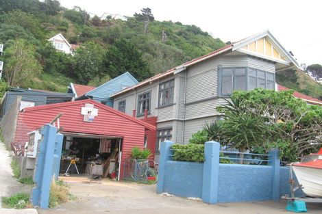 Photo of property in 258 Queens Drive, Lyall Bay, Wellington, 6022