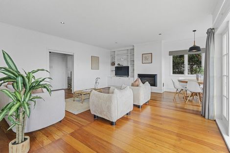 Photo of property in 87 Pendarves Street, New Plymouth, 4310