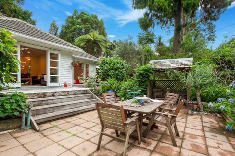 Photo of property in 97 Waima Crescent, Titirangi, Auckland, 0604