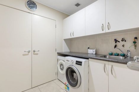 Photo of property in 15/72a Devonport Road, Tauranga, 3110